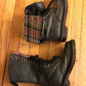 Dr. Martens Triumph - combat boots leather 8.5